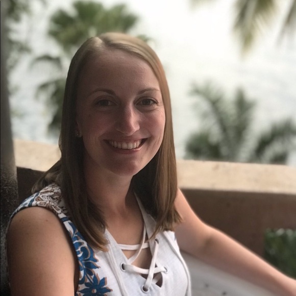 Meet your Posher, Katie - Picture 2 of 2